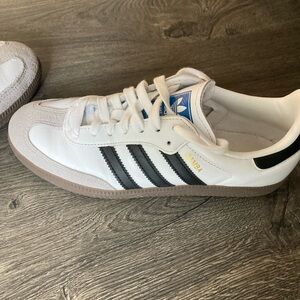Adidas Sambas OG Sneakers 7 women’s/5.5 men’s
